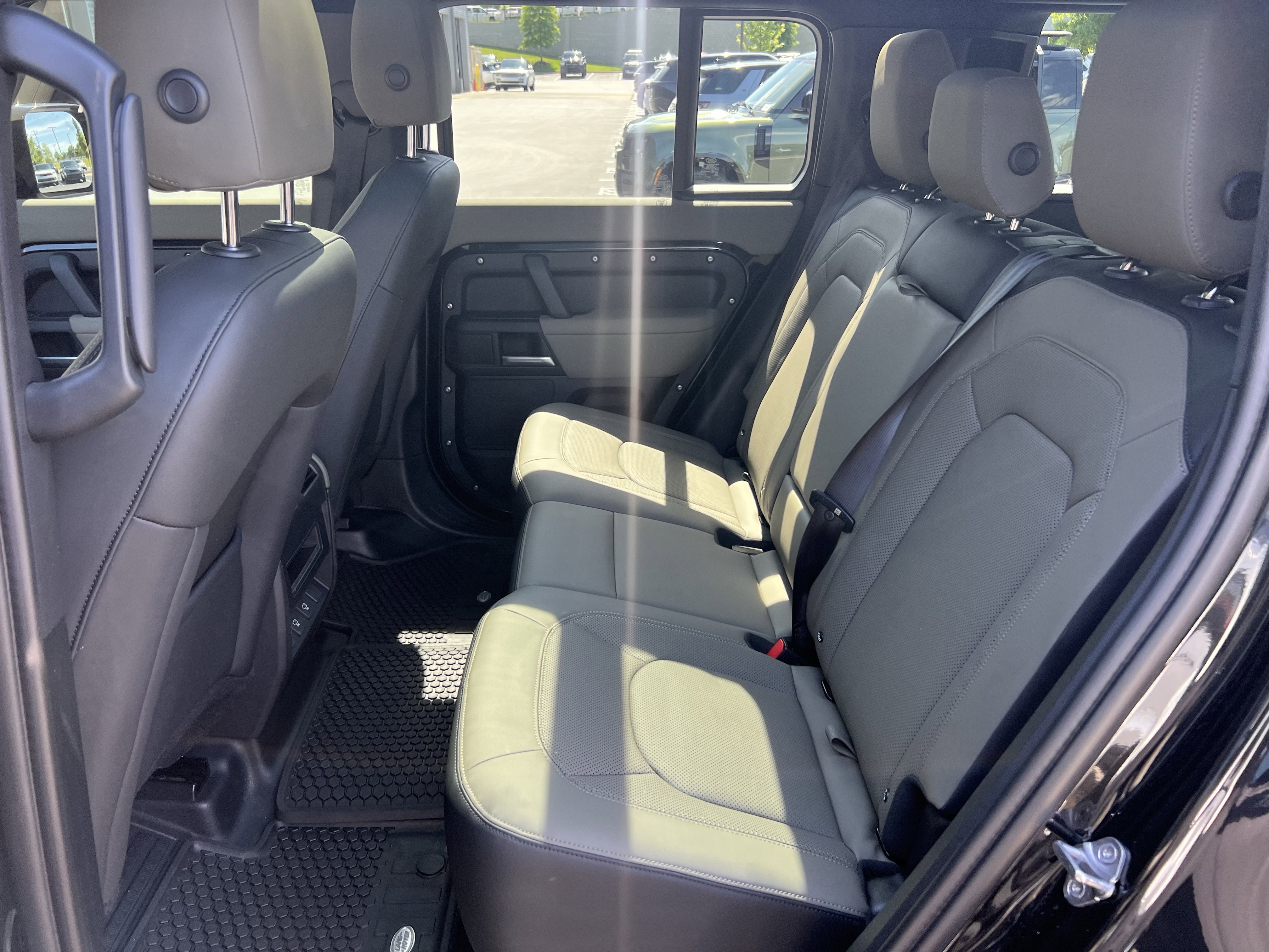 Used 2025 Land Rover Defender 110 S AWD/4WD image 31
