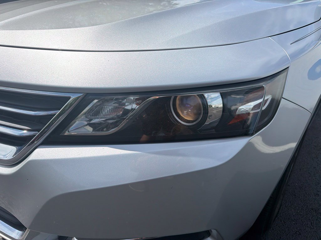 Used 2015 Chevrolet Impala LT w/ Convenience Package FWD image 9