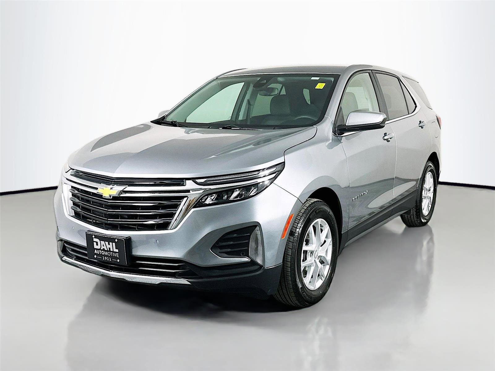 Used 2024 Chevrolet Equinox LT image 3