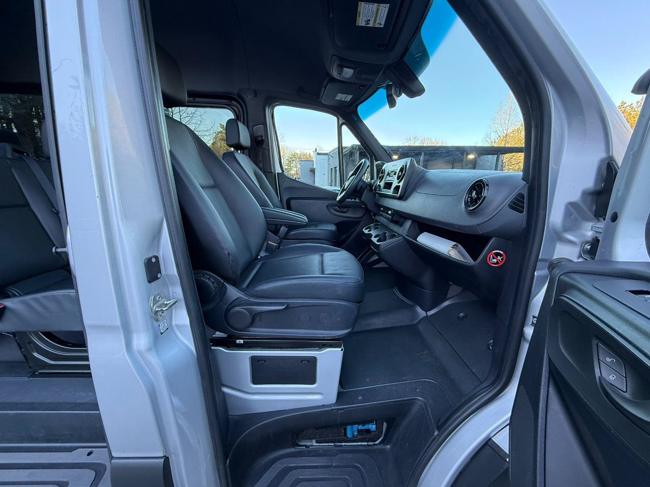 Used 2019 Mercedes-Benz Sprinter 1500 image 11