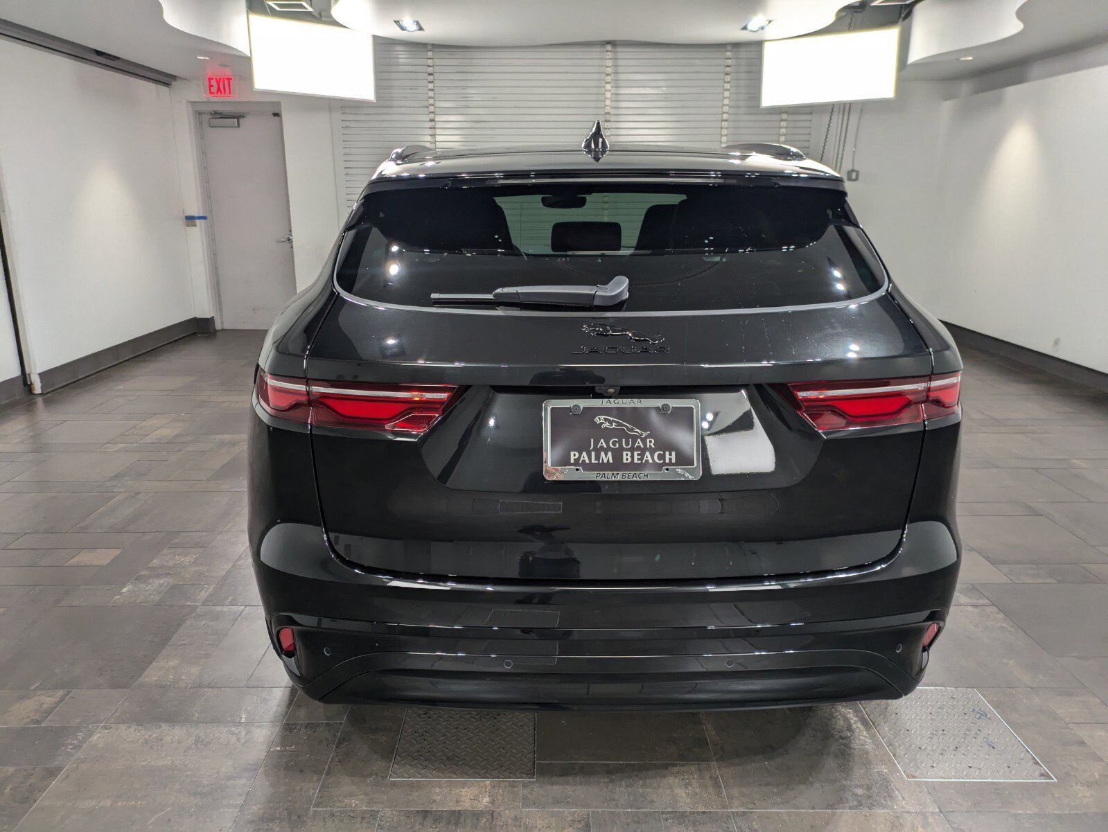 Used 2025 Jaguar F-PACE R-Dynamic S image 5