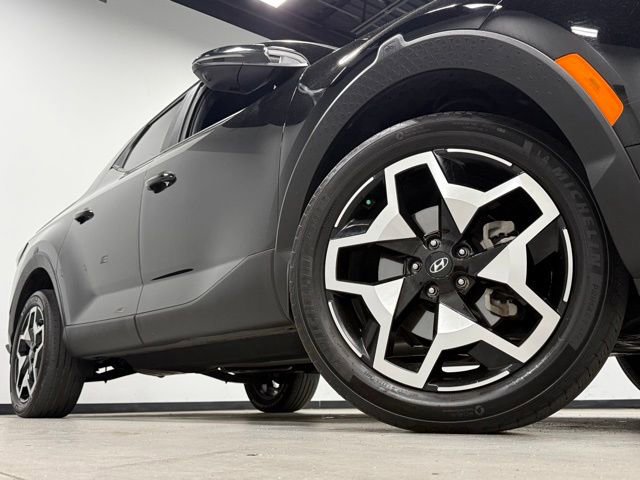 Used 2023 Hyundai Santa Cruz Limited AWD/4WD image 3