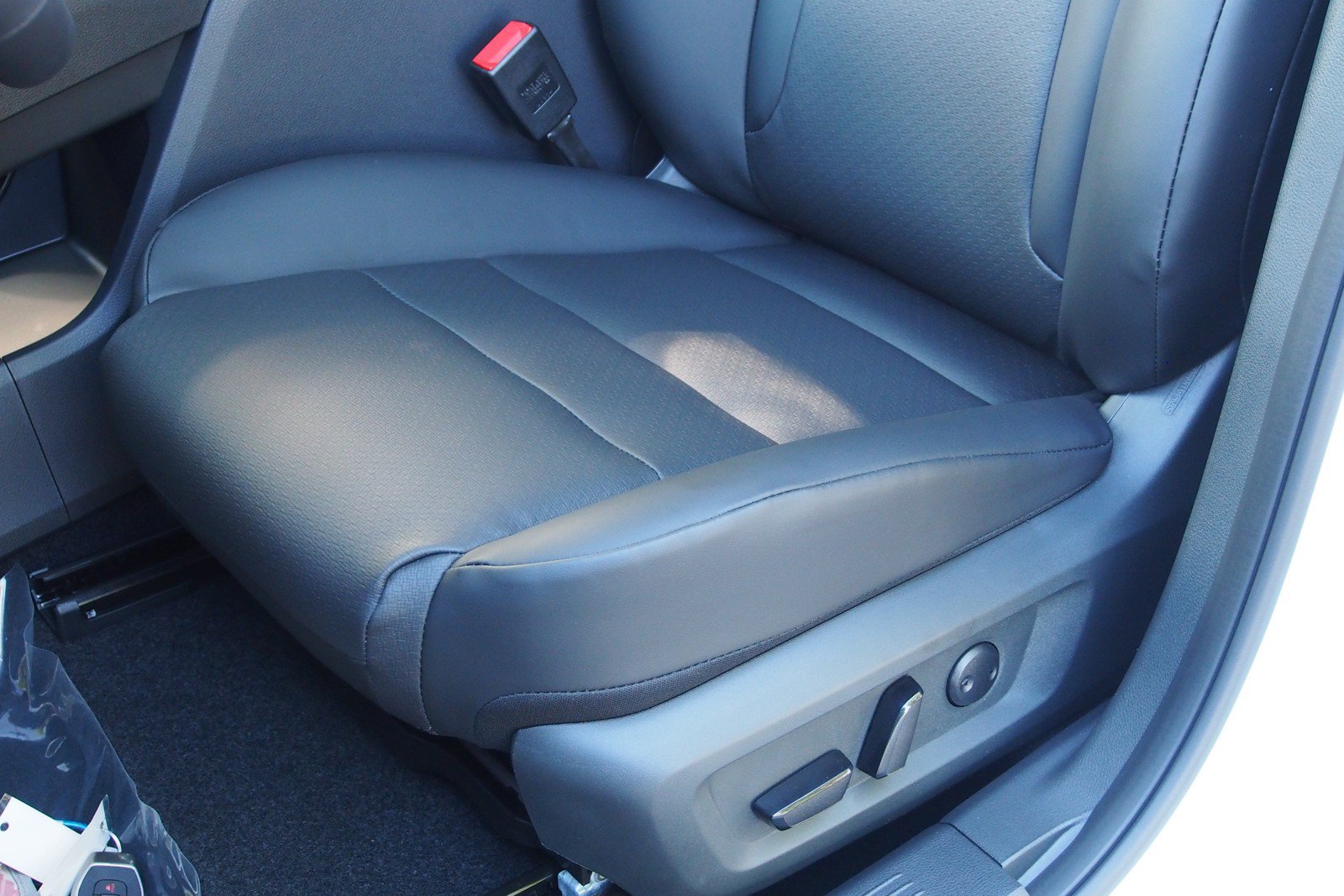 New 2026 Nissan Rogue Dark Armor FWD image 18