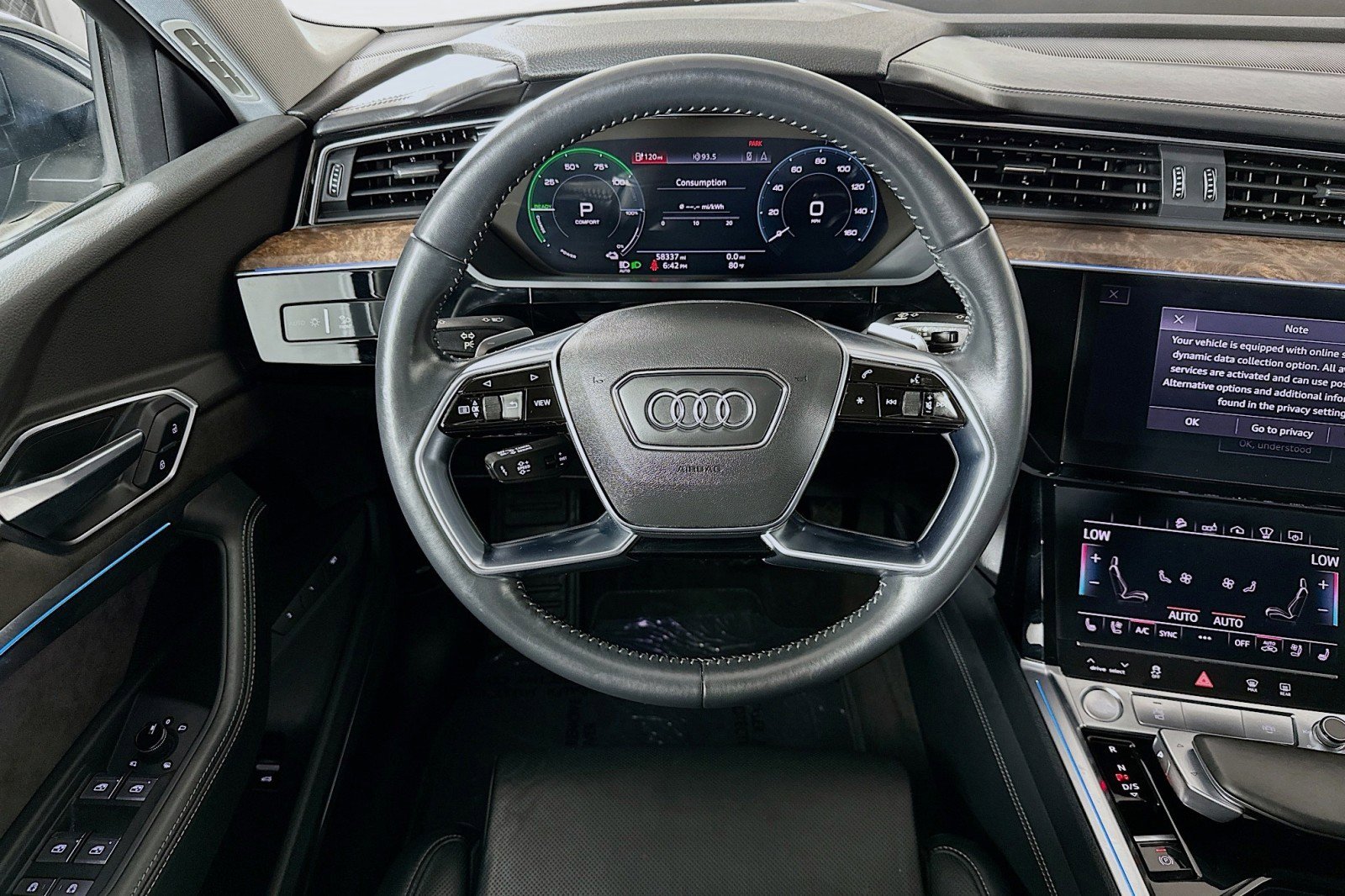Used 2019 Audi e-tron Prestige w/ Prestige Package image 5