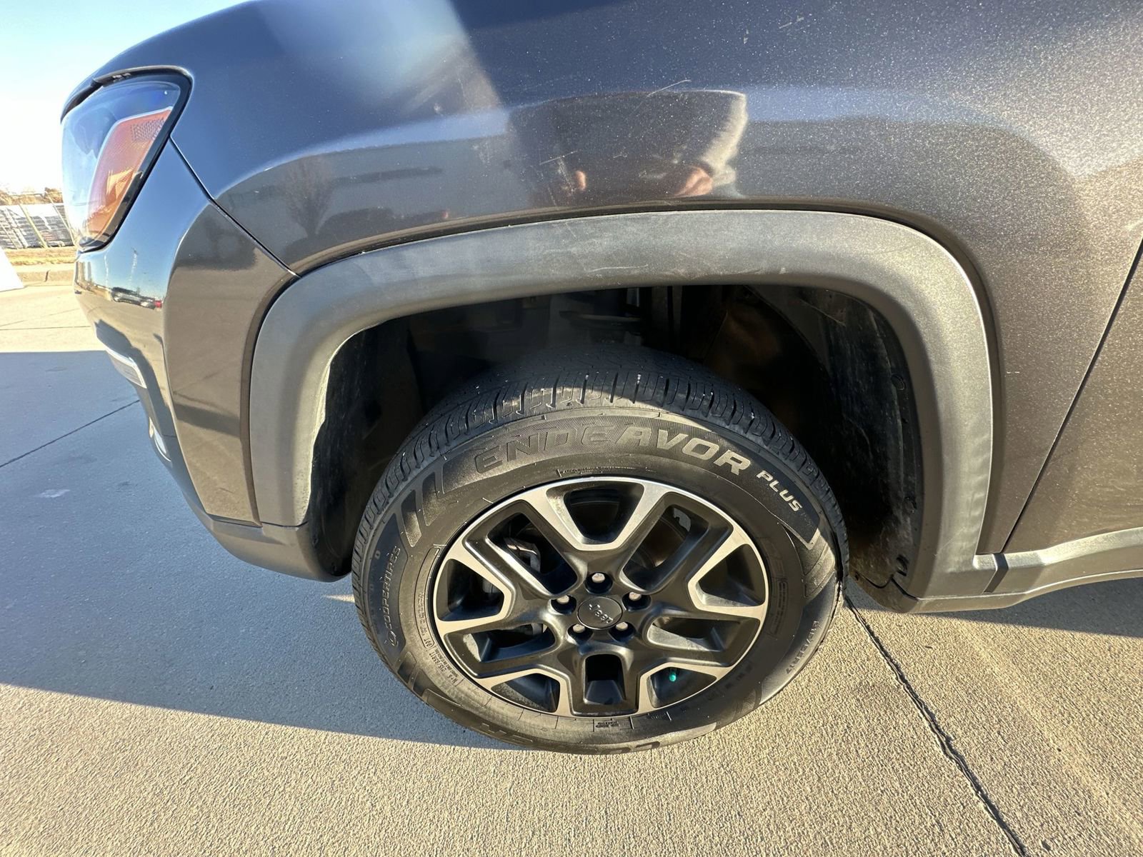 Used 2020 Jeep Compass Trailhawk AWD/4WD image 33