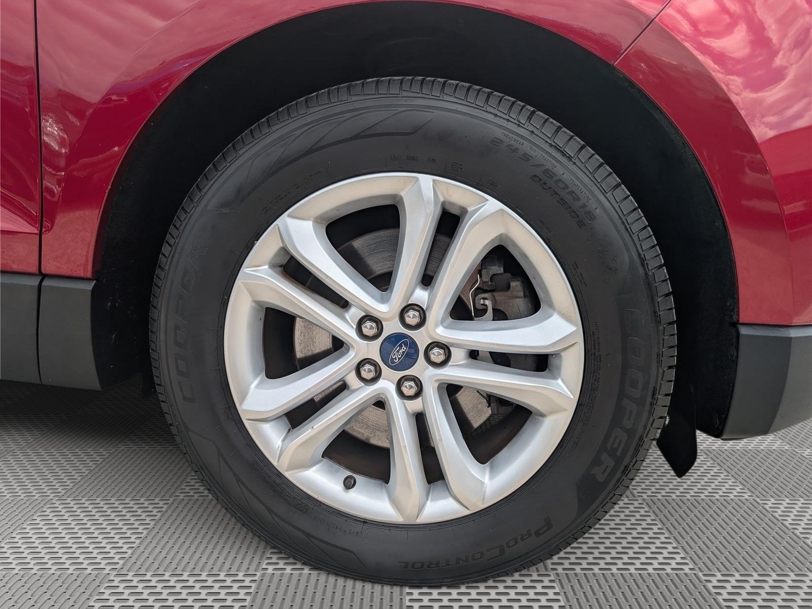 Used 2019 Ford Edge SEL w/ Equipment Group 201A AWD/4WD image 9