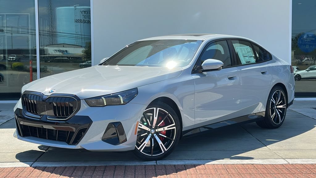 Used 2026 BMW 530i w/ M Sport Package RWD image 1