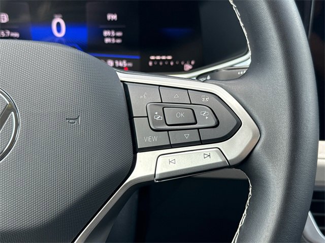 Used 2025 Volkswagen Taos SE image 27