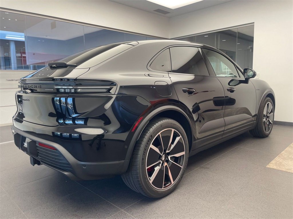 New 2025 Porsche Macan 4S Electric image 6