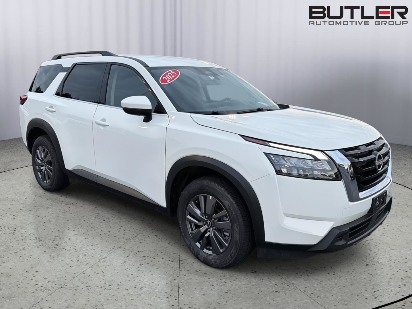 Used 2025 Nissan Pathfinder SV AWD/4WD image 8