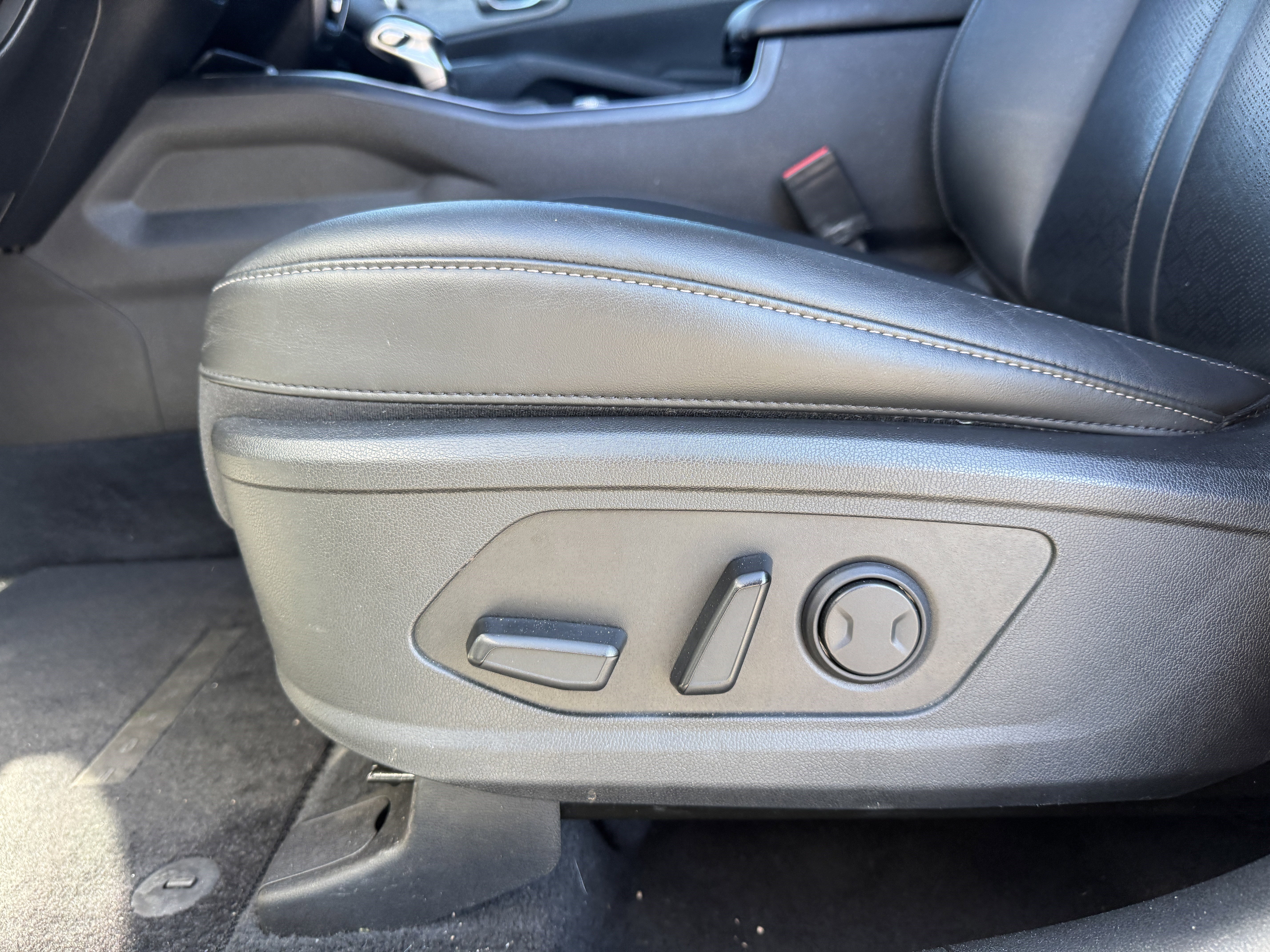 Used 2022 Kia Sorento S image 11