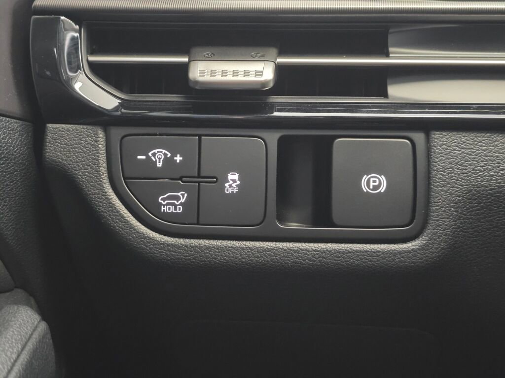 Used 2026 Kia Sportage SX image 25