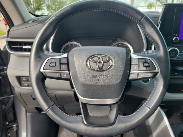 Used 2024 Toyota Highlander XLE image 16