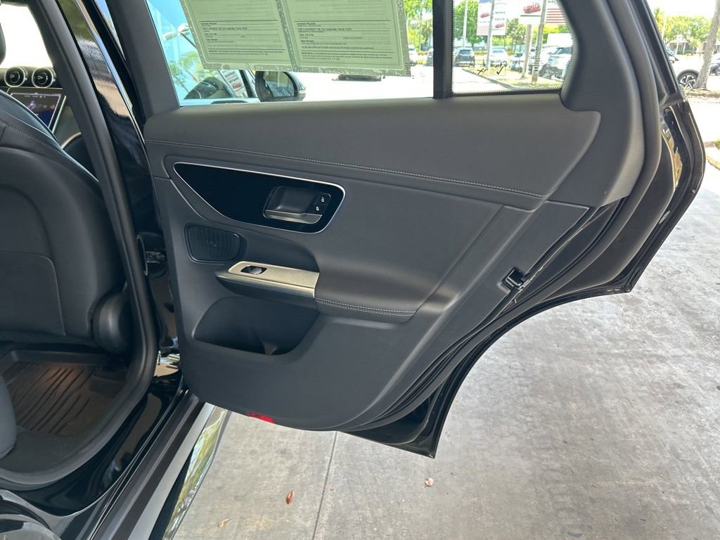 Used 2024 Mercedes-Benz GLC 43 AMG 4MATIC image 36