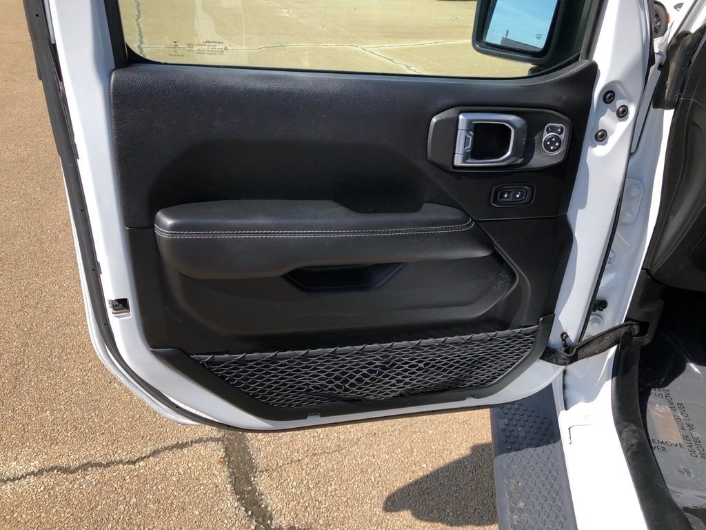 Used 2020 Jeep Wrangler Unlimited Sahara image 7