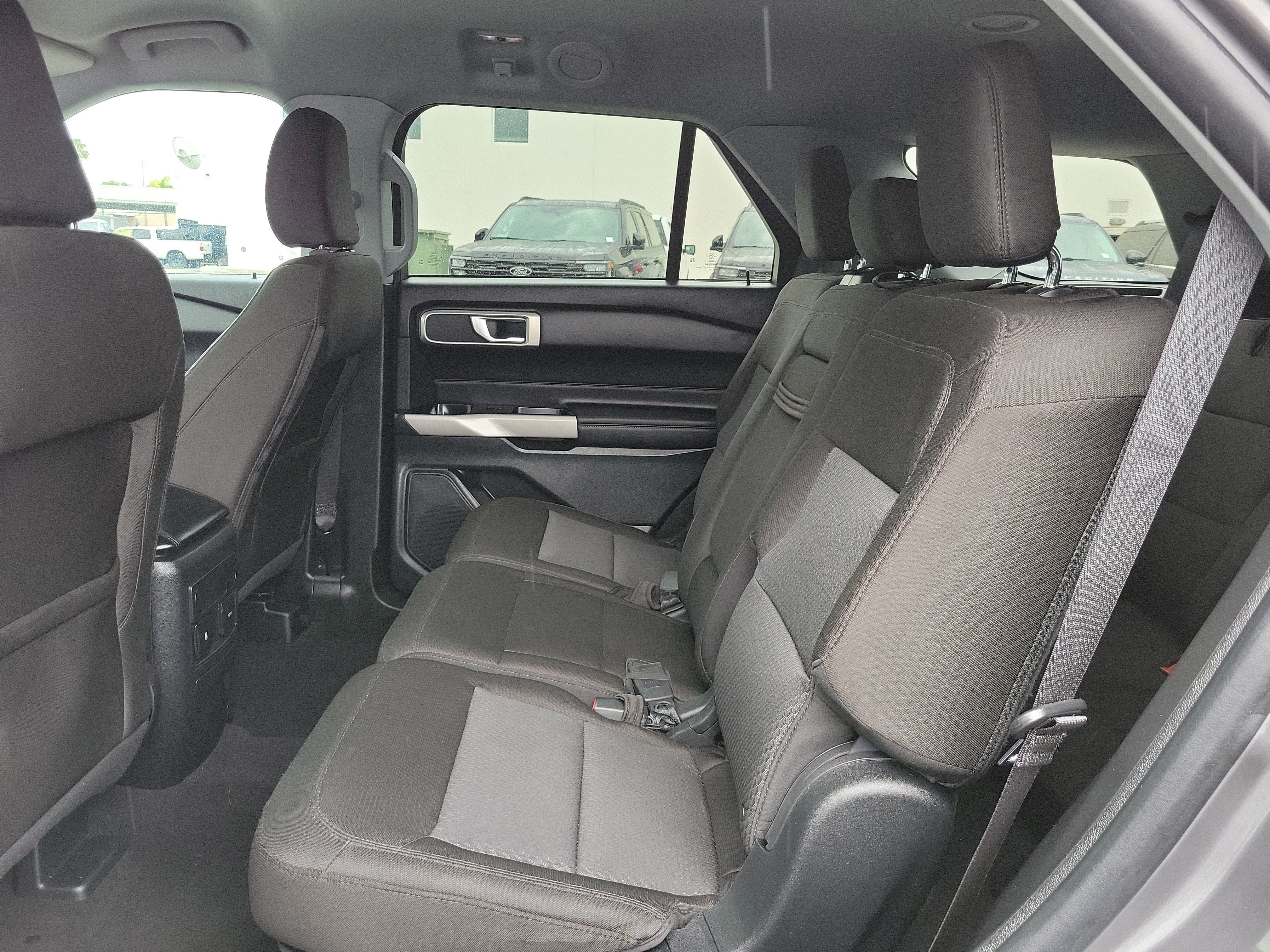 Certified 2024 Ford Explorer XLT RWD image 12