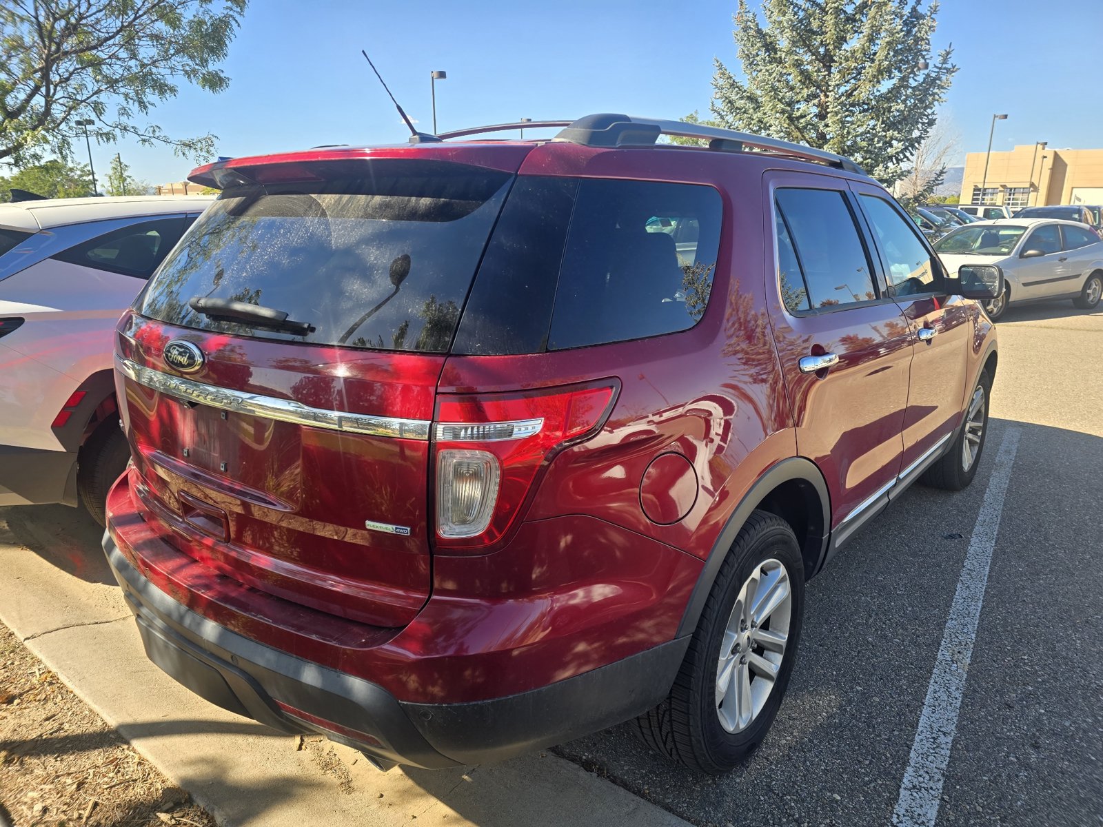 Used 2013 Ford Explorer XLT AWD/4WD image 5