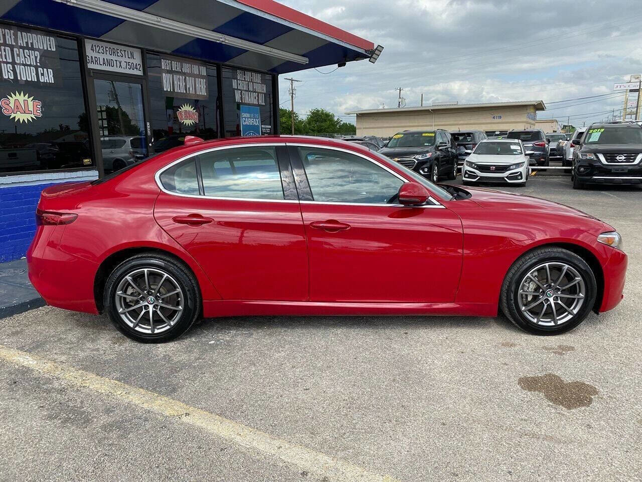 Used 2019 Alfa Romeo Giulia Sprint w/ Cold Weather Package image 4