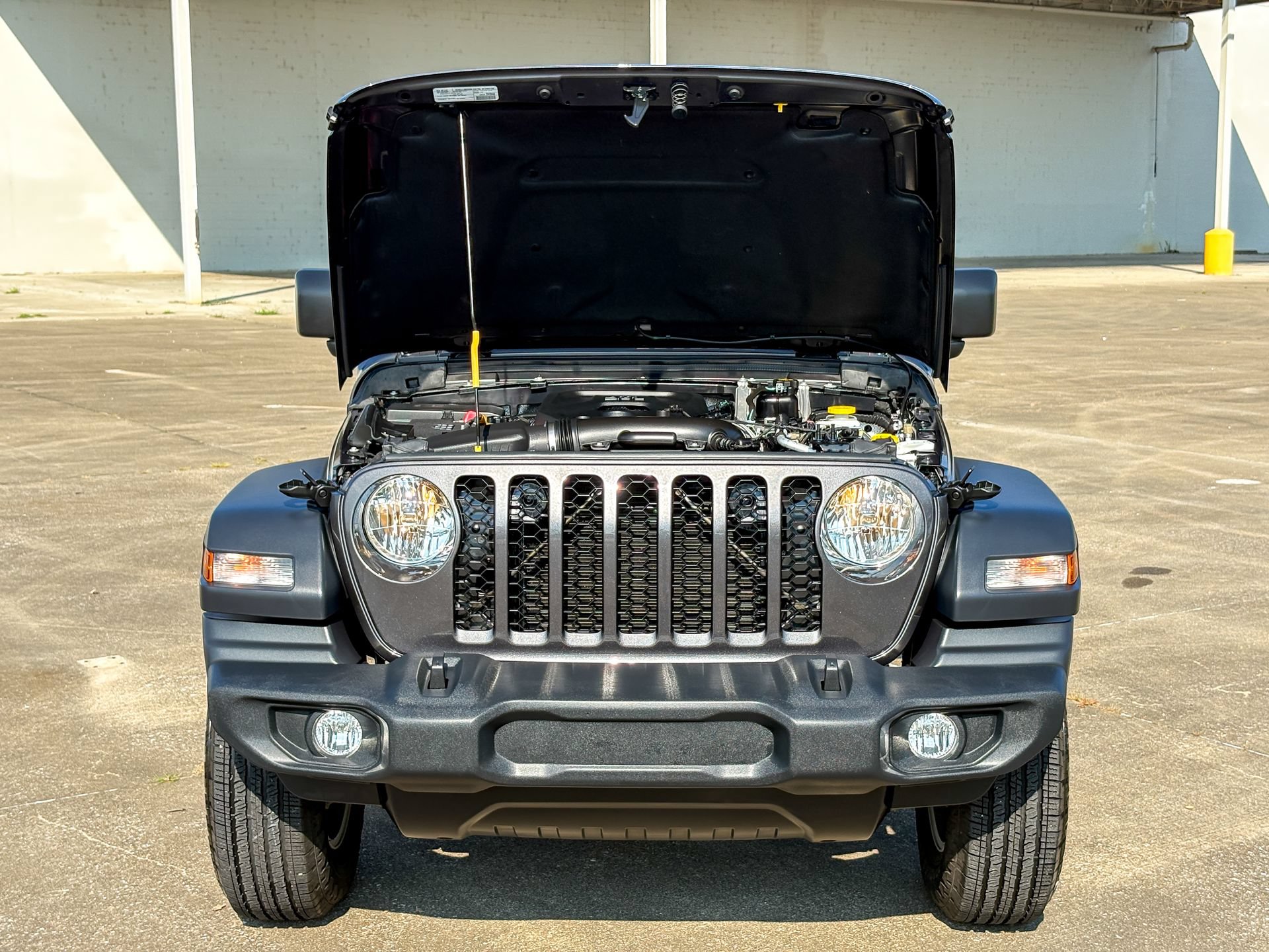 Used 2024 Jeep Wrangler Unlimited Sport AWD/4WD image 35