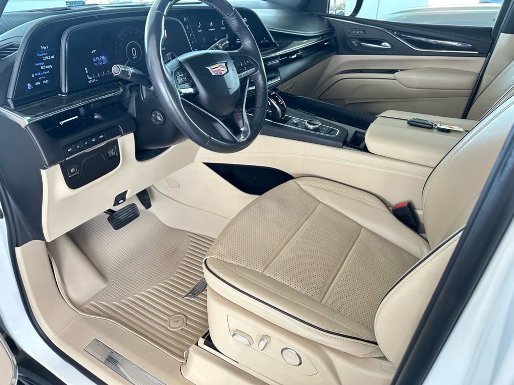 Used 2024 Cadillac Escalade Premium Luxury image 16