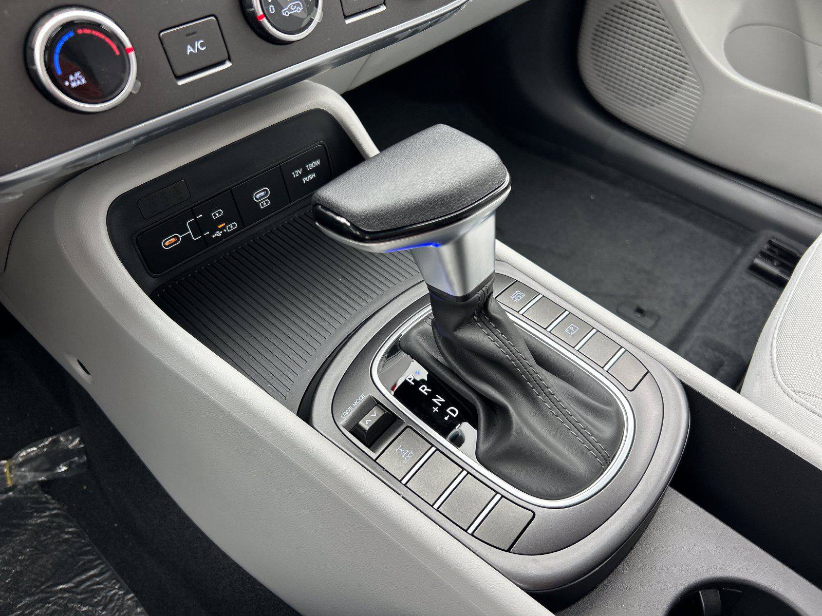 New 2027 Hyundai Kona SE AWD/4WD image 14