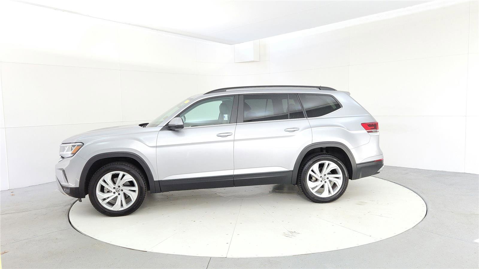 Used 2022 Volkswagen Atlas SE AWD/4WD image 3