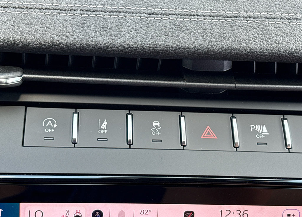 New 2026 Jeep Grand Cherokee Limited AWD/4WD image 36