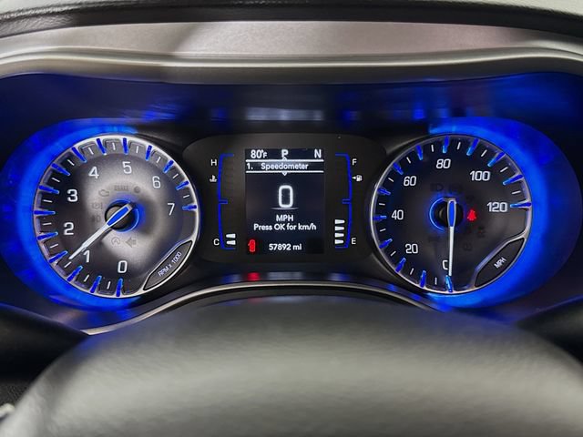 Used 2020 Chrysler Pacifica Touring w/ S Appearance Package FWD image 12