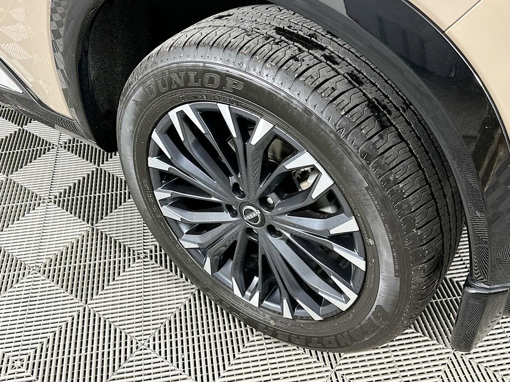 Certified 2024 Nissan Rogue Platinum image 41