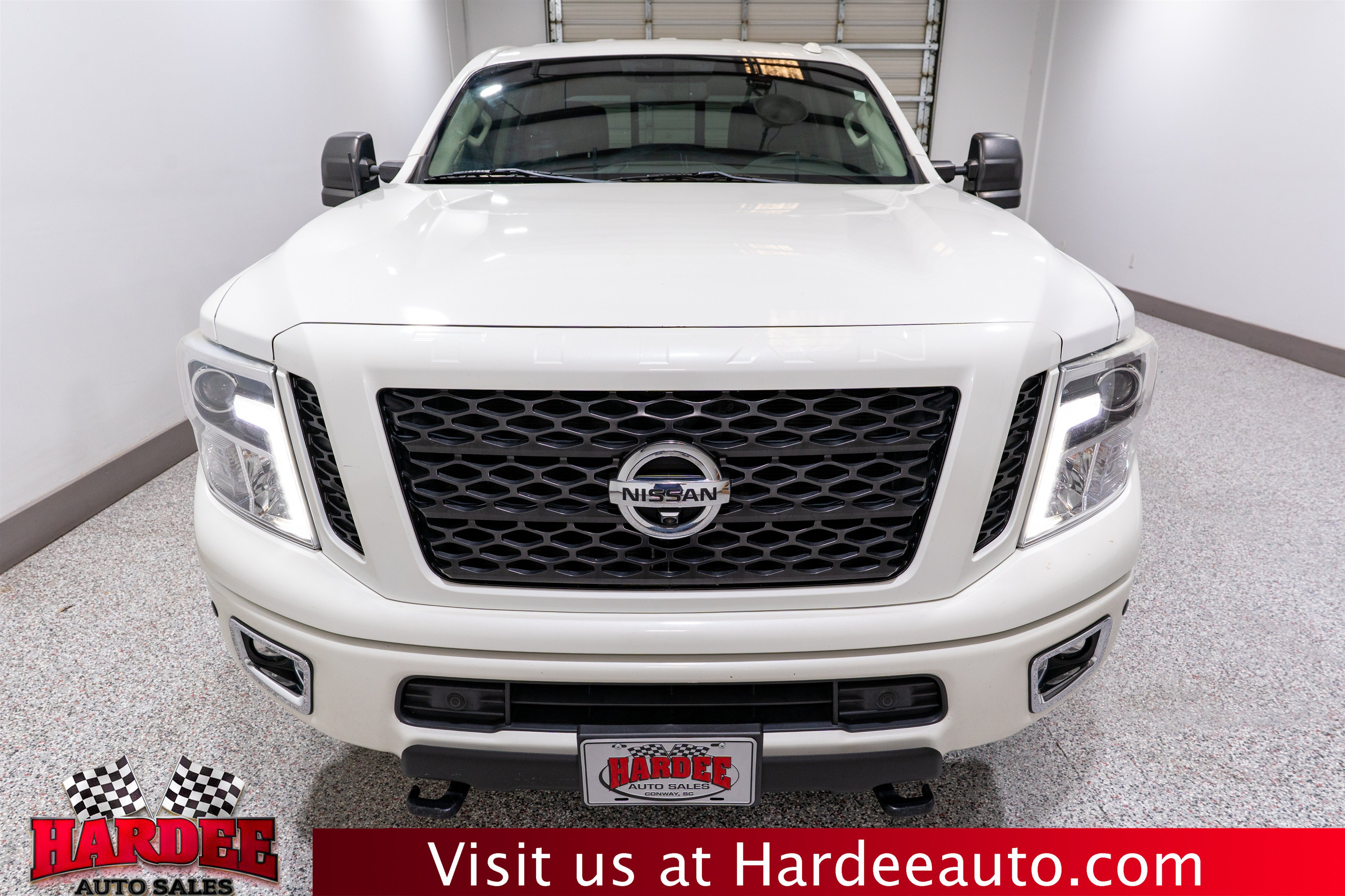 Used 2019 Nissan Titan PRO-4X w/ Pro-4x Convenience Package AWD/4WD image 7