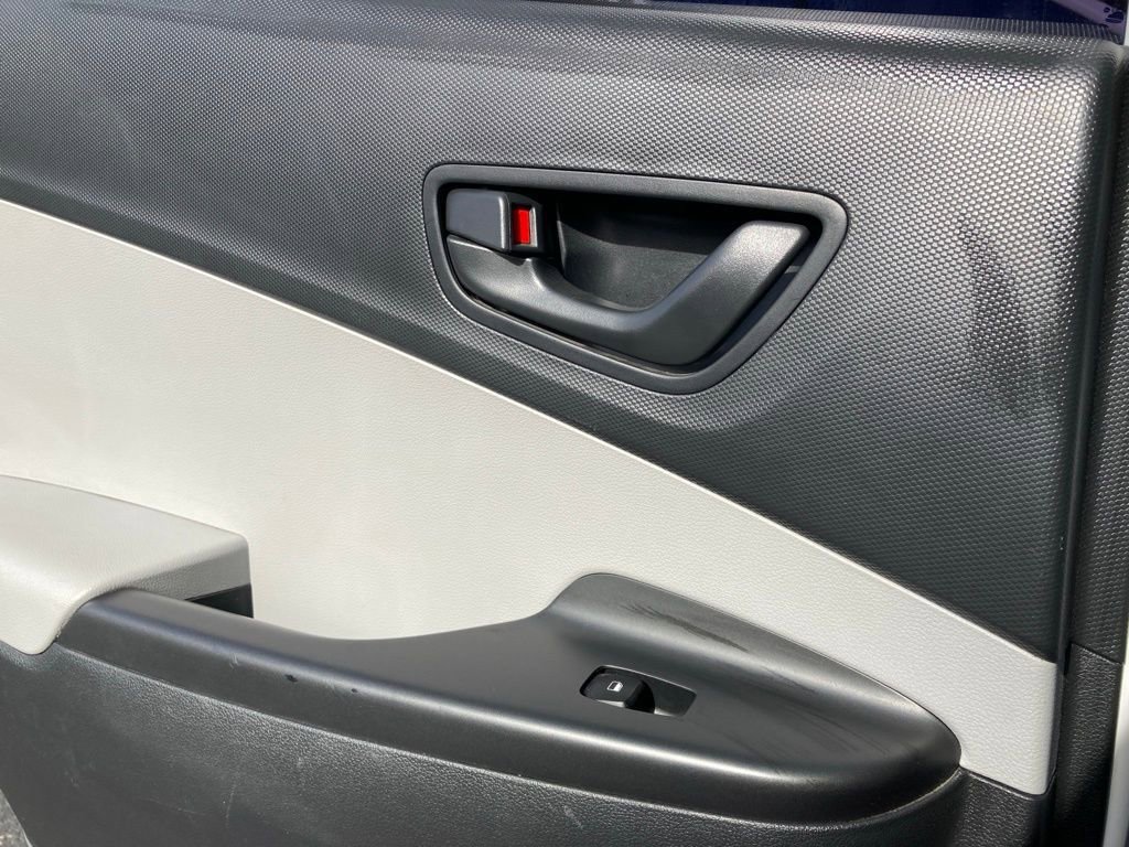 Used 2022 Hyundai Kona SE w/ Cargo Package image 10