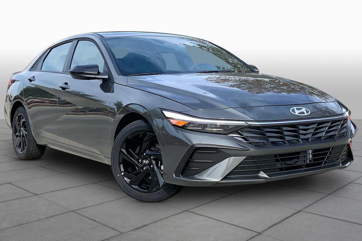 New 2026 Hyundai Elantra Hybrid FWD image 2