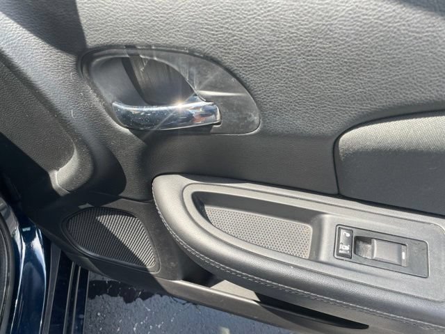 Used 2011 Chrysler 200 Touring FWD image 38