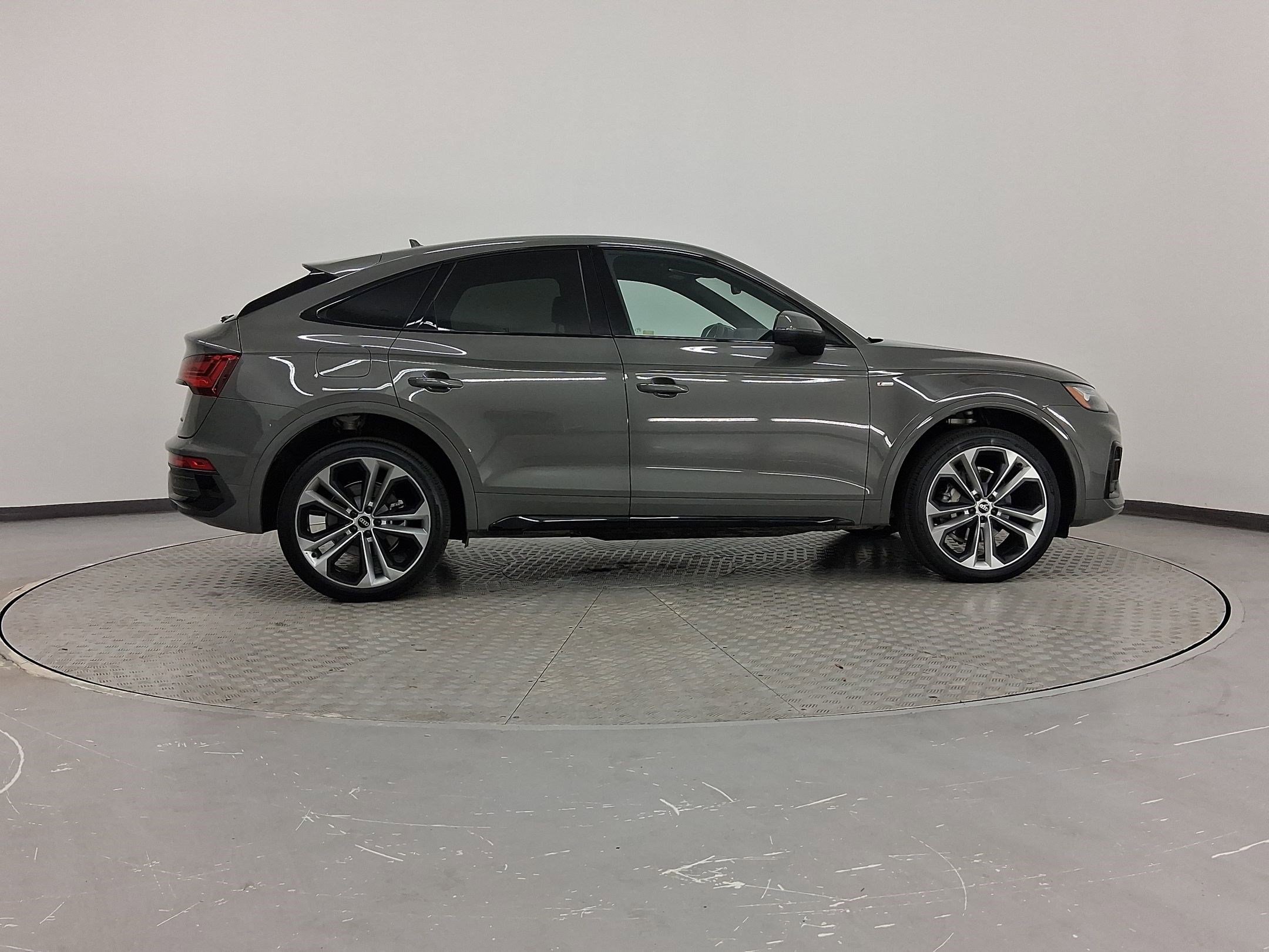 Used 2023 Audi Q5 2.0T Premium Plus w/ Premium Plus Package image 8