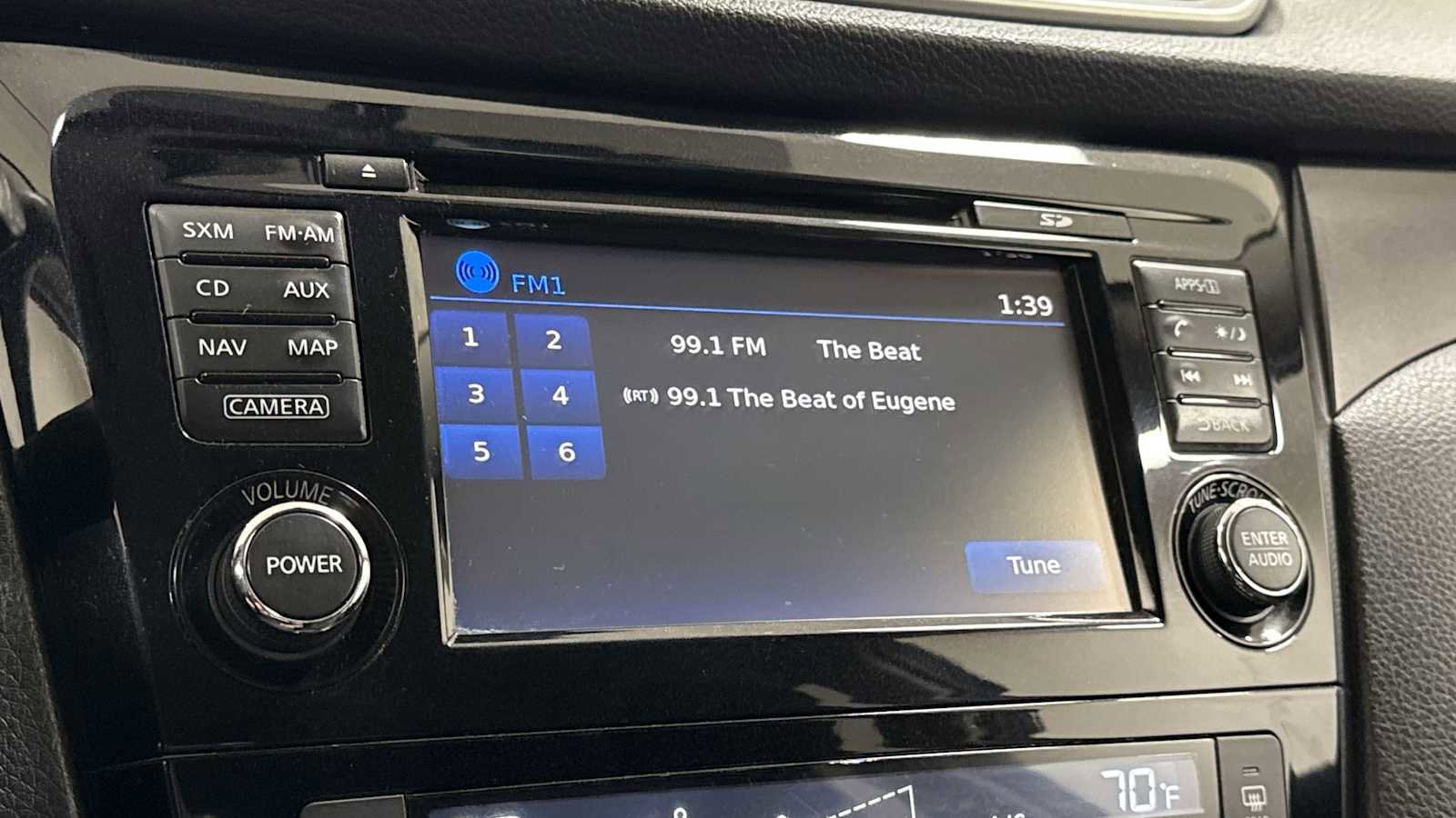 Used 2016 Nissan Rogue SV w/ SV Premium Package image 18