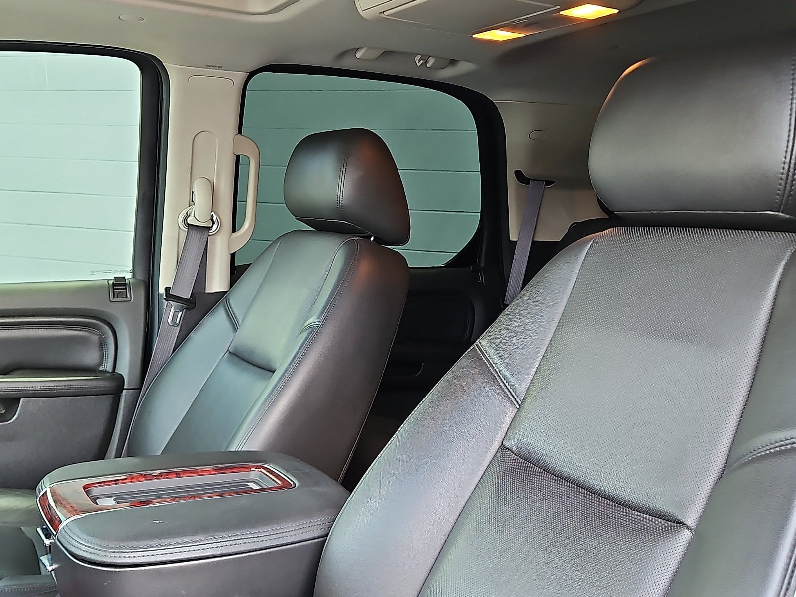 Used 2014 Cadillac Escalade Luxury RWD image 11