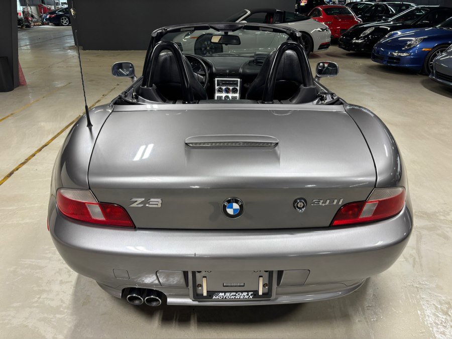 Used 2002 BMW Z3 3.0i RWD image 23