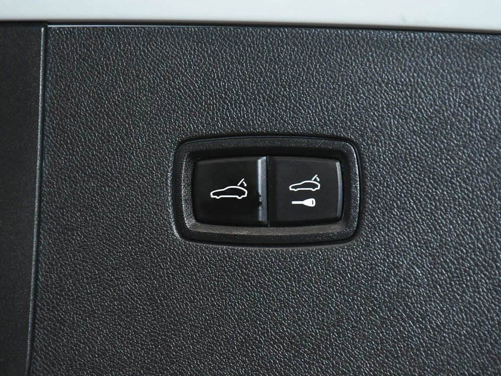 Used 2022 Porsche Cayenne Coupe image 64