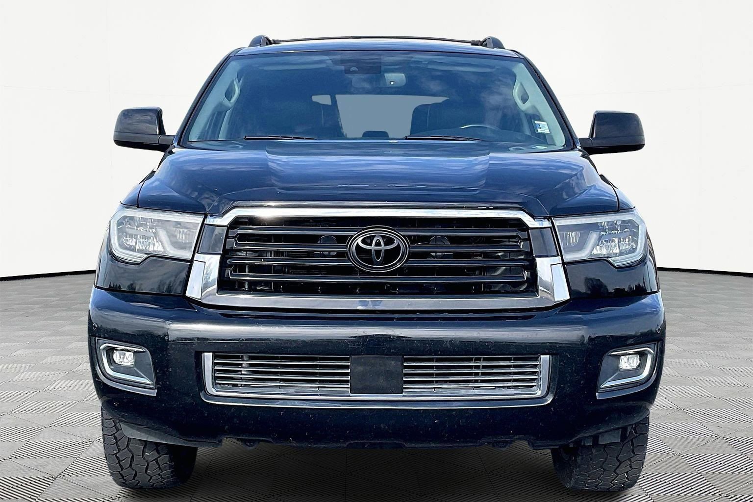 Used 2018 Toyota Sequoia TRD Sport image 3