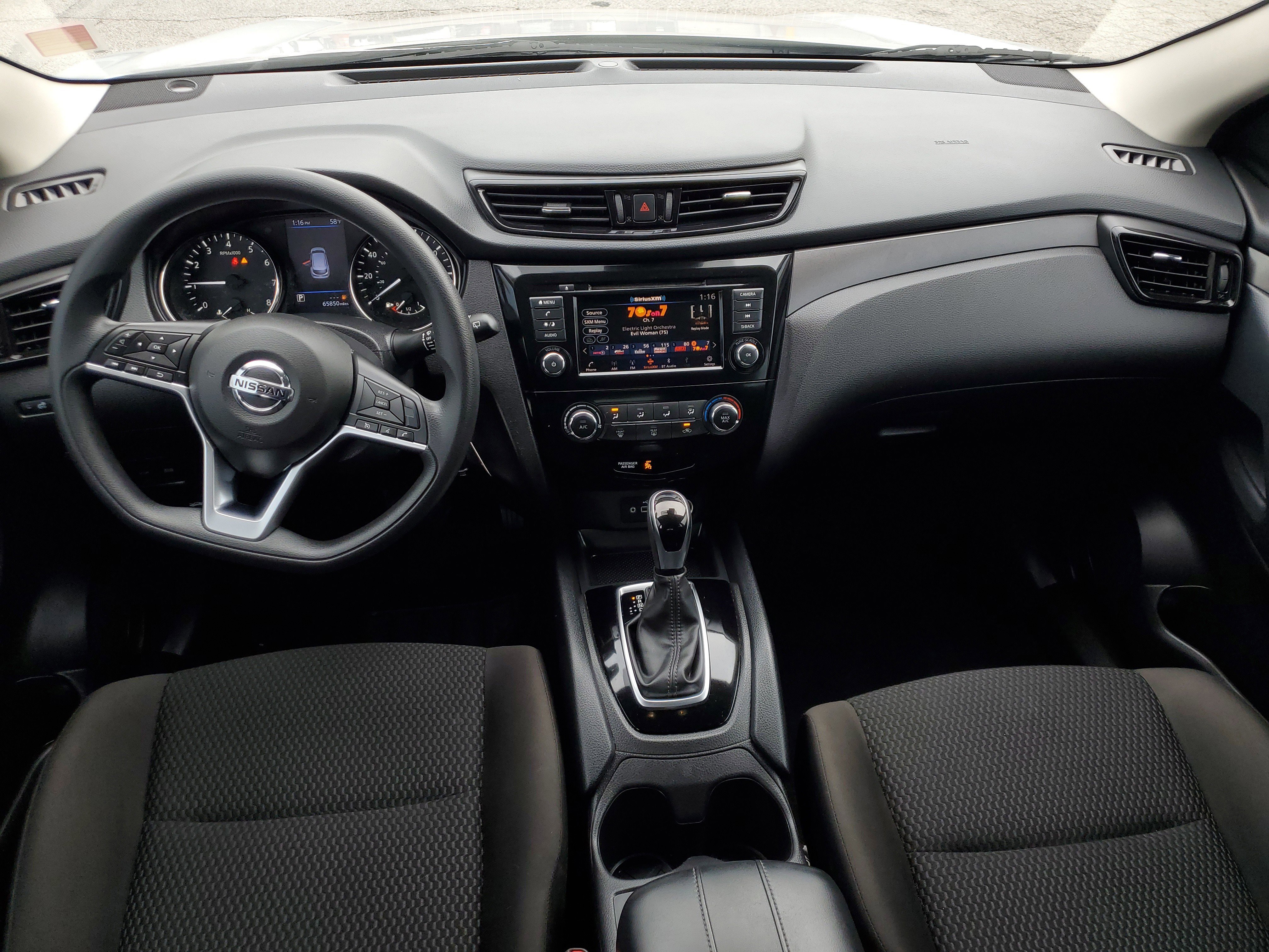 Used 2021 Nissan Rogue Sport S image 16