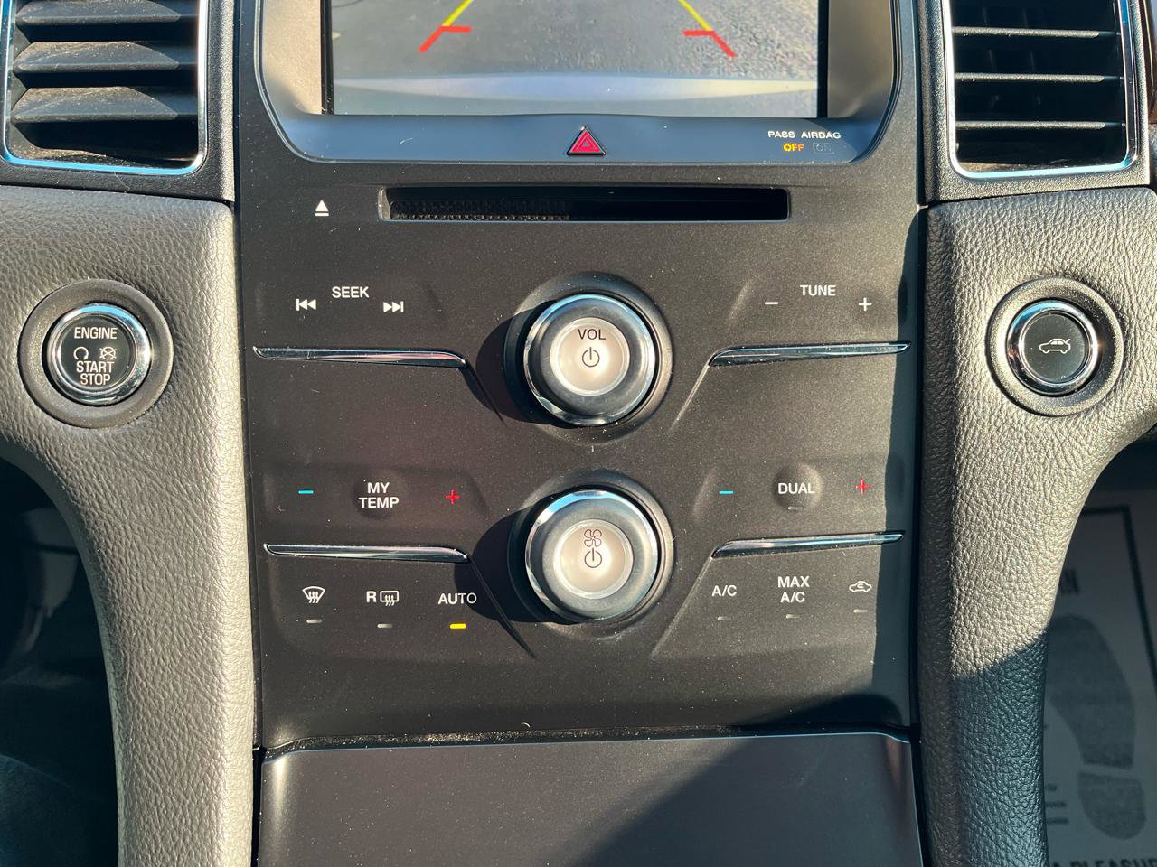 Used 2014 Ford Taurus Limited image 19