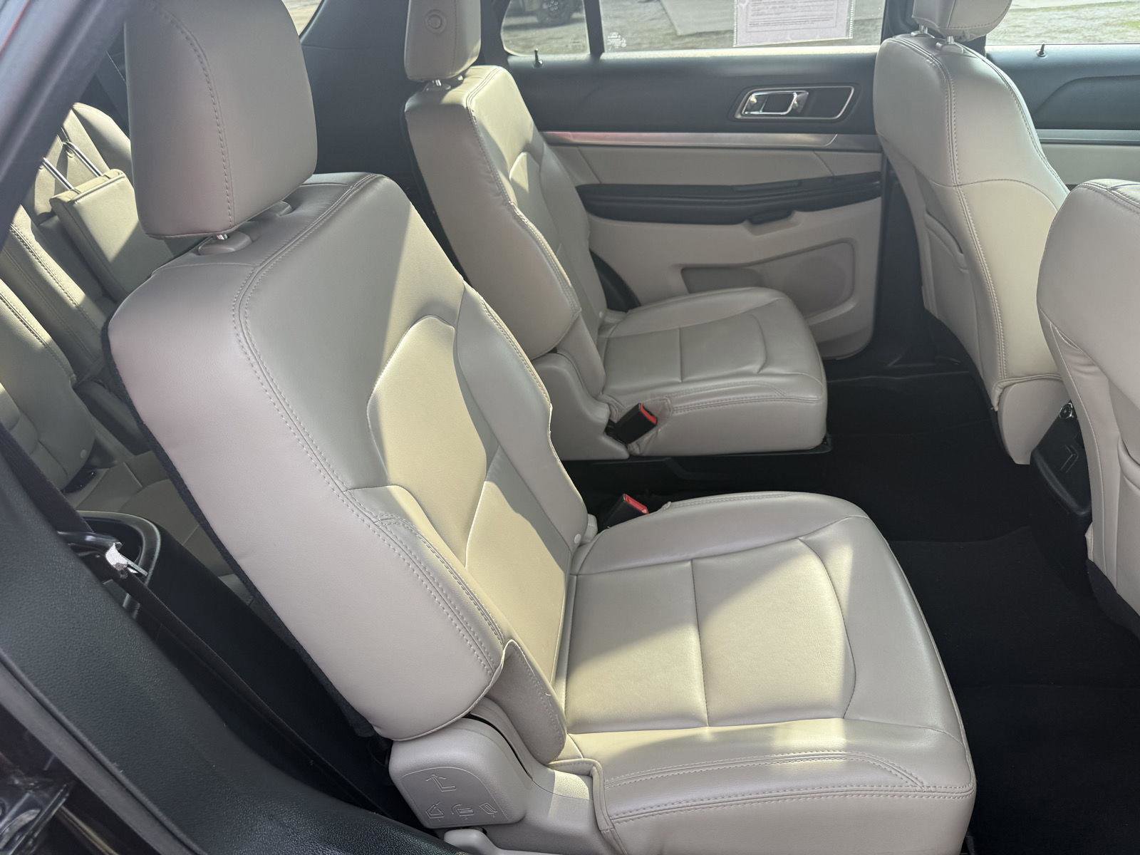 Used 2019 Ford Explorer XLT w/ Equipment Group 202A image 30