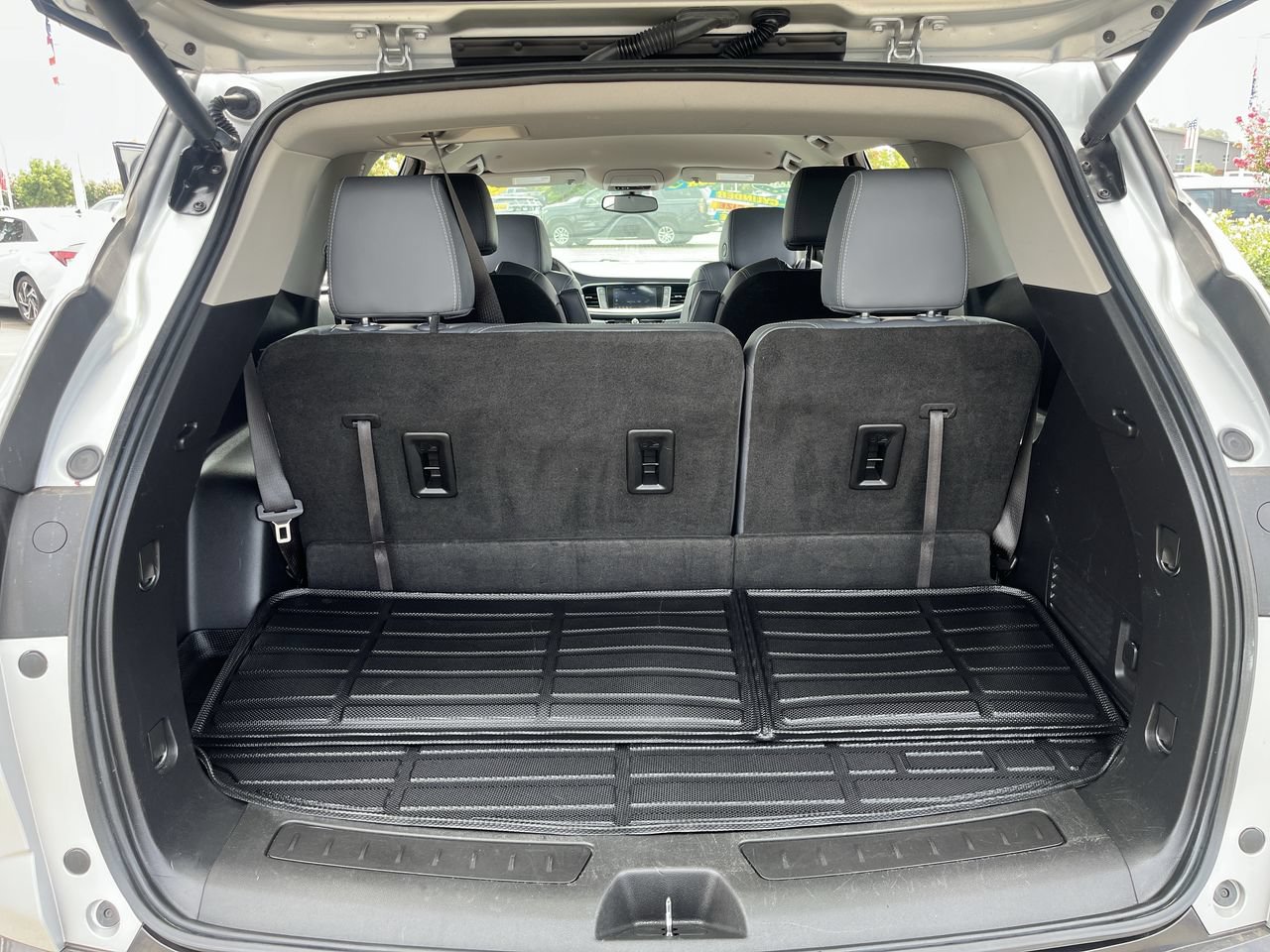 Used 2021 Buick Enclave Essence FWD image 23