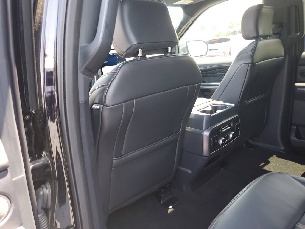 Used 2024 Ford Expedition Platinum AWD/4WD image 14