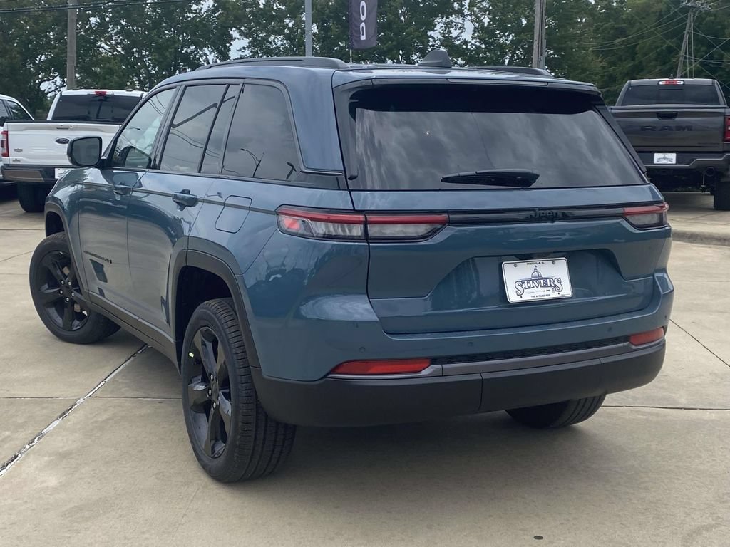New 2026 Jeep Grand Cherokee Limited w/ Limited Altitude Package RWD image 4