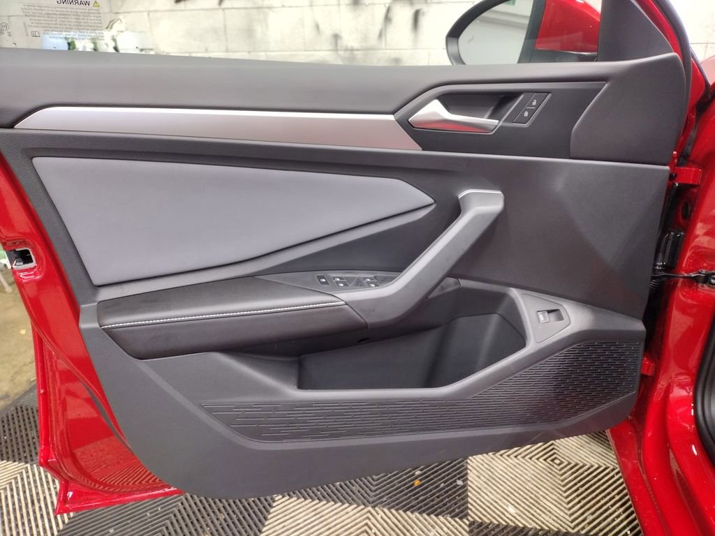 New 2025 Volkswagen Jetta SE image 17