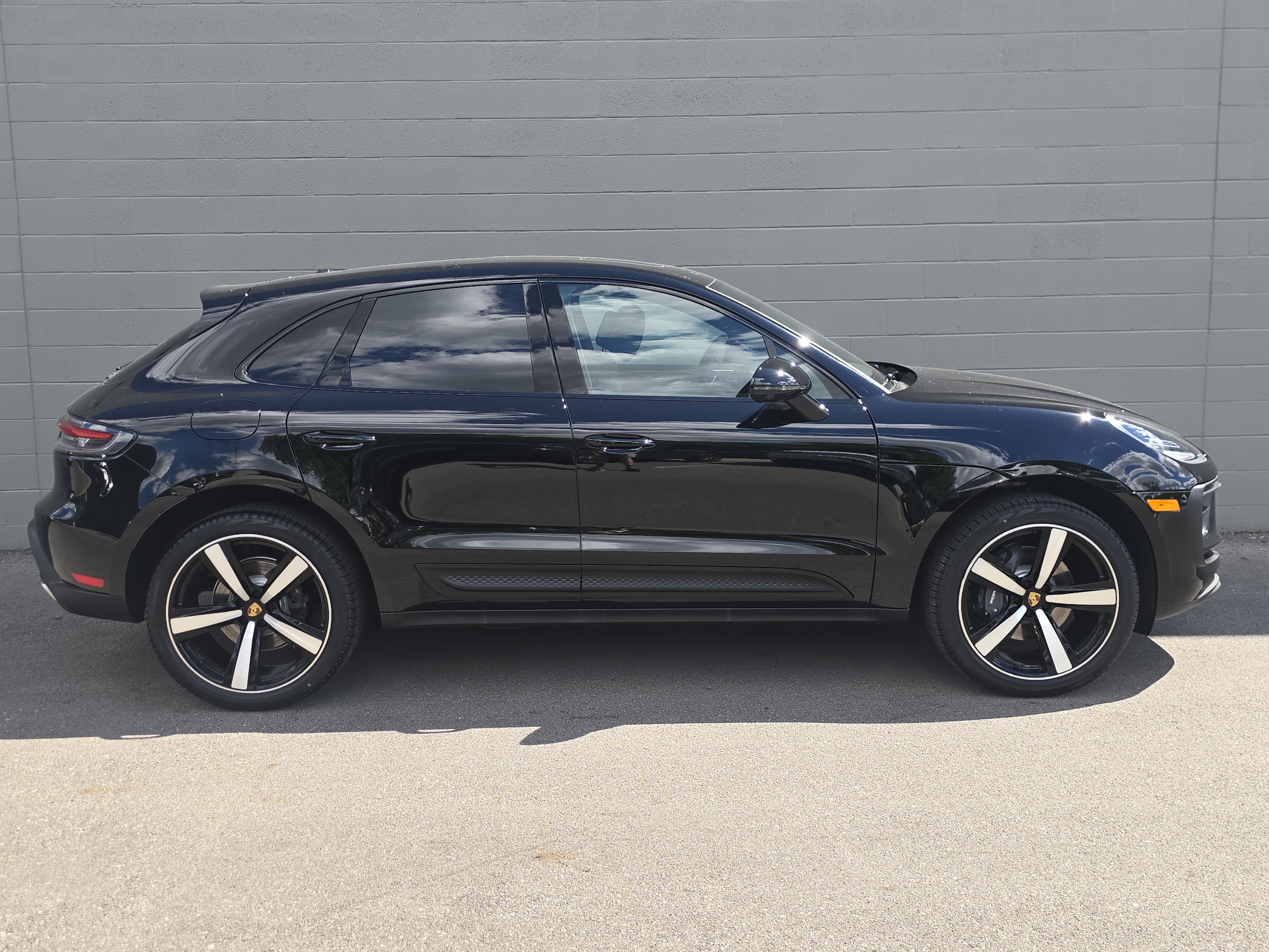 New 2026 Porsche Macan AWD/4WD image 16