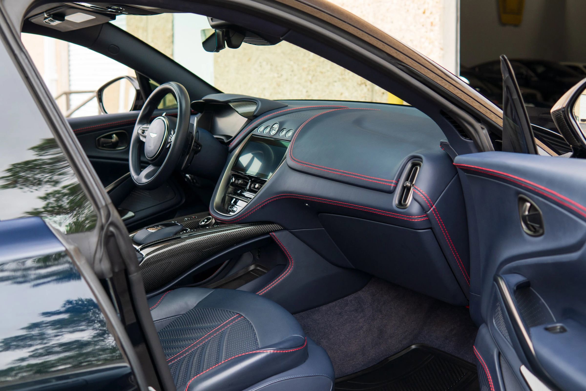 Used 2023 Aston Martin DBX 707 image 33