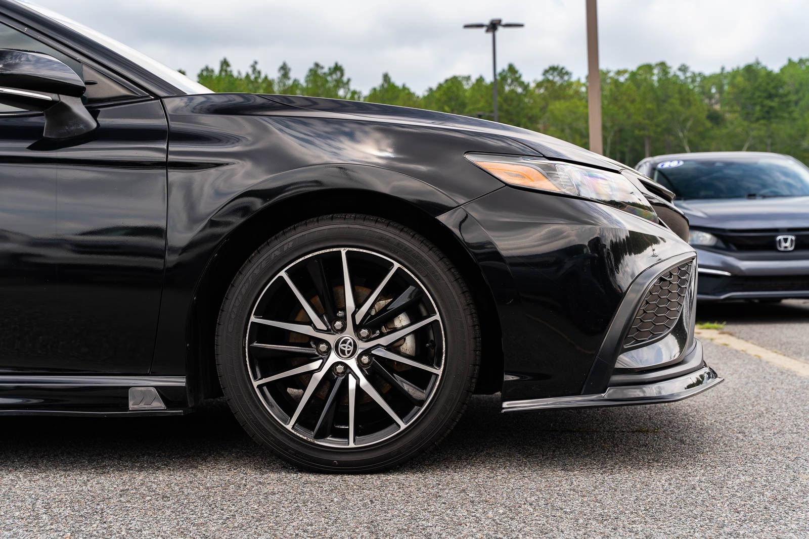 Used 2023 Toyota Camry SE FWD image 9