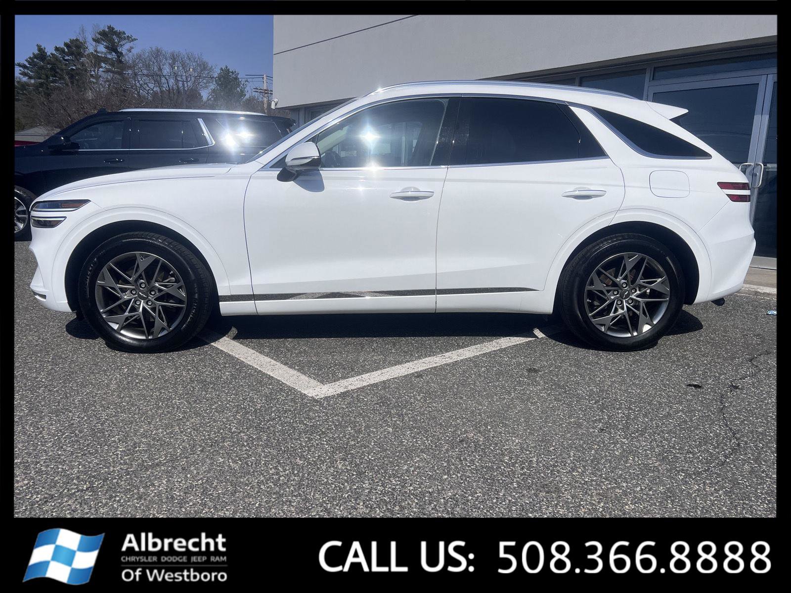 Used 2022 Genesis GV70 2.5T w/ Select Package AWD/4WD image 2